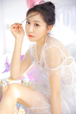 美女裸体被叉