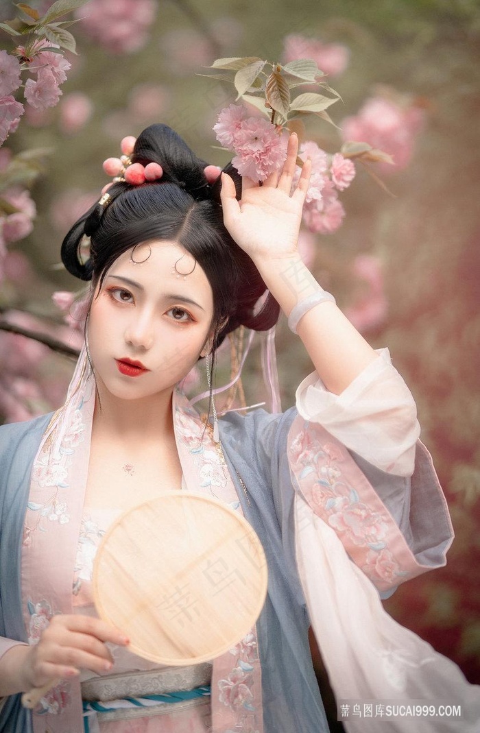 日本素人真人真事一区二区三区 相关